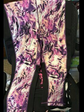 LuLaRoe Fearless Cropped athletic leggings 2X
